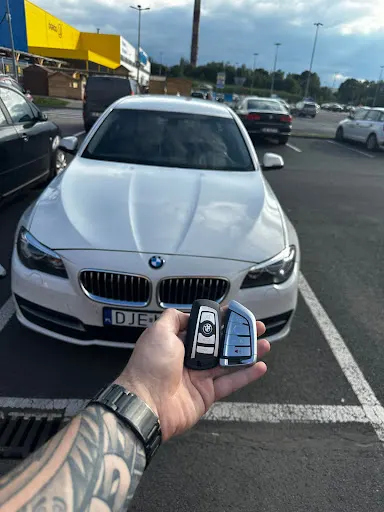 Fast Flek – Dorabianie Kluczy i Awaryjne Otwieranie Aut i Mieszkań.